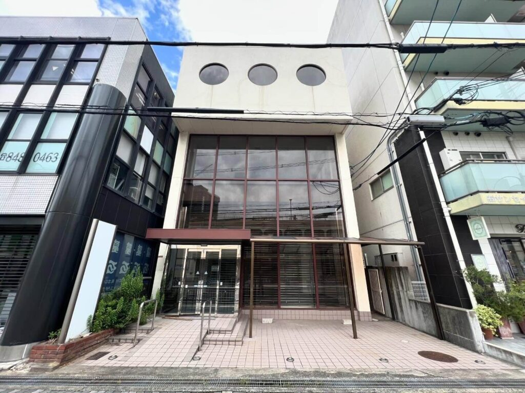 大阪府枚方市 鉄骨造の解体工事の施工風景01