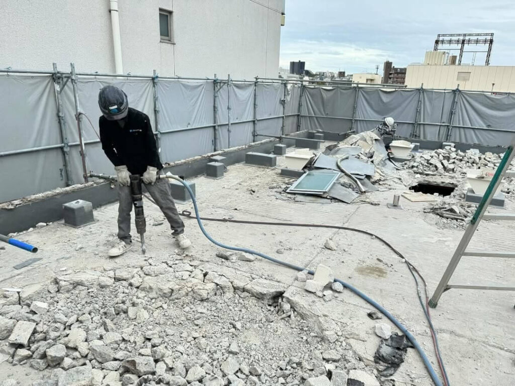 大阪府枚方市 鉄骨造の解体工事の施工風景02