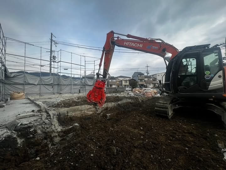 京都府亀岡市 鉄骨造２棟の解体工事の施工風景04