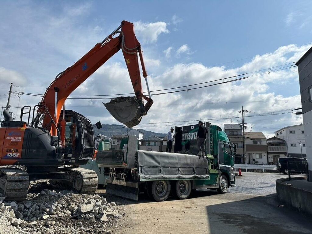 京都府亀岡市 鉄骨造２棟の解体工事の施工風景05