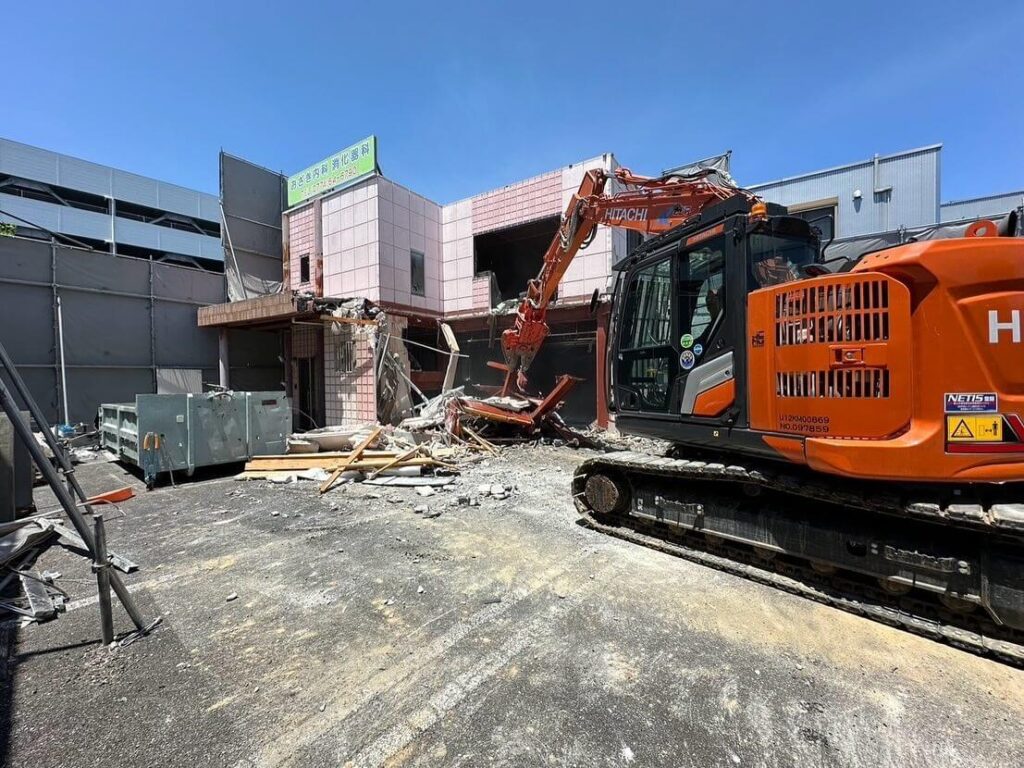 京都府京田辺市 鉄骨造の解体工事の施工風景01