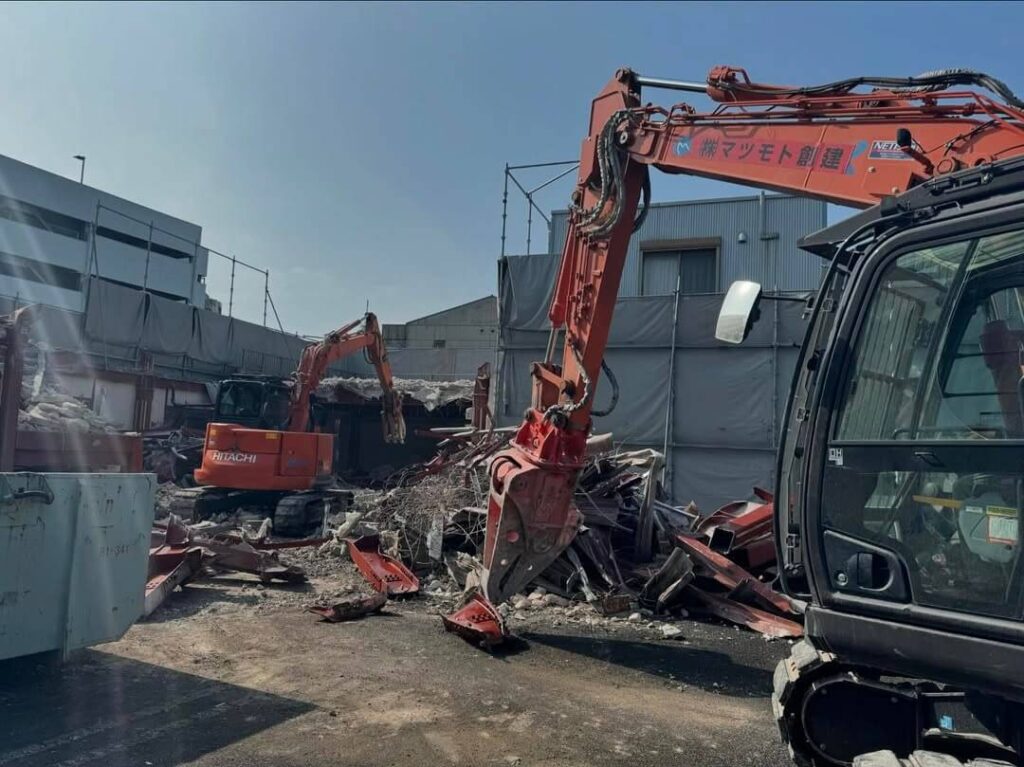 京都府京田辺市 鉄骨造の解体工事の施工風景02