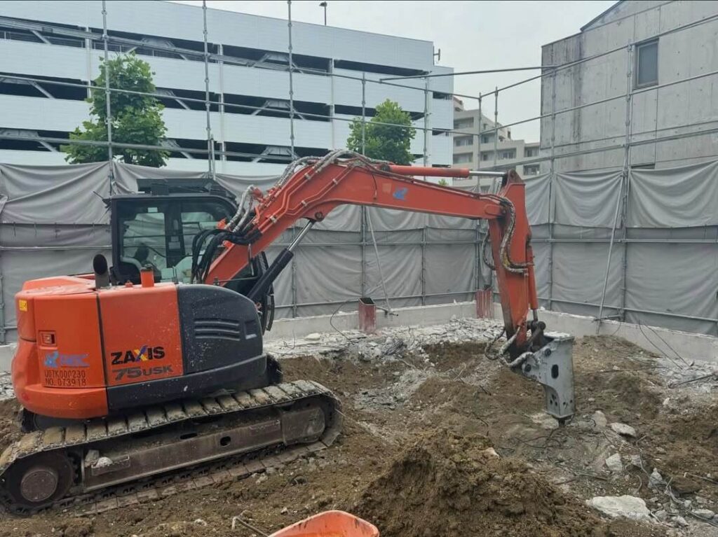 京都府京田辺市 鉄骨造の解体工事の施工風景05