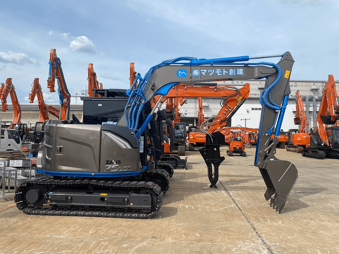 日立建機「ZAXIS75USK」の納車風景